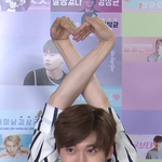 건희 하트 따라하는 <b>켄타</b>
