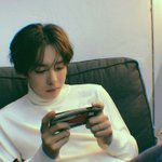 [위너] 진우 미모 말이야...