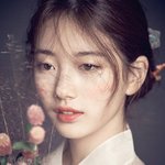한복 입으니 <b>단아</b>해