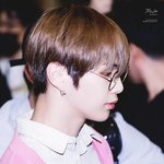 강다니엘 핑크 가디건 착장ㅠㅠㅠㅠㅠㅠㅠㅠㅠ