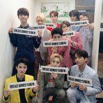 [펜타곤] 우리 공식<b>물품</b> 언제 공개될까