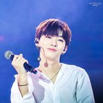 [윤지성] 오늘하루도 지성이보고<b>파이팅</b>