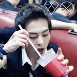[시우민] 시우민 먹는<b>모습</b> 왠지 야해ㅠㅠ