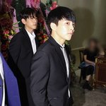 [시우민] 보컬트레이너 <b>결혼식</b>에 참석한 시우민