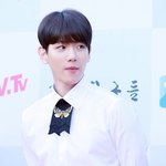 [백현] 같은 꿀<b>눈빛</b>, 다른 <b>느낌</b>