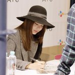 [댓글부탁해] 김아중 <b>엣지</b>있게 팬사인회~~!