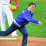 [댓글부탁해] (영상) 이분 <b>왕년</b>에 좀 던져보신듯
