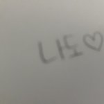 애들아 이거 몇살이 쓴 <b>글씨</b> 같애?