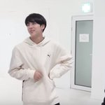 뷔 <b>표정</b>논란??