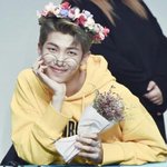 몽고<b>반점</b> 엉덩이 말고 다른 곳에 있는 사람 있음,,,?