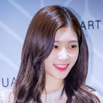<b>정채</b>연 왜케 예쁨???????