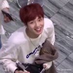 [임영민] 팬들 <b>위</b>로 바라보는거 봐..