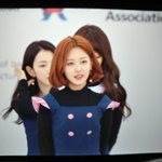 단발로 자르고 처음으로 사진 찍힘