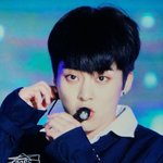 [시우민] 시우민 진짜 만화 찢었네