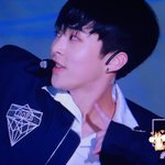 [시우민] 오늘도 시우민의 <b>양손</b>은 본능을 참지 못하고