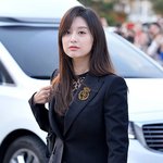 김지원 하루차이로 의상 갭차이