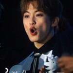 얘들아 어떡해 지금 학원인데 <b>콧물</b>이 너무 나와