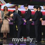 [백현] 엑소 <b>수상</b> 축하해 ⭐