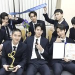 [EXO] 야 근데 정신차려보니까 애들 단체<b>흑발</b>임