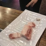 좋은 돼지일수록 비계가 많다며 갑질하는 고깃집 <b>사장</b>님