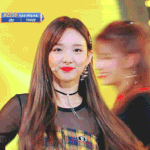 갑자기 카메라잡혀서 놀란 나연의 대처