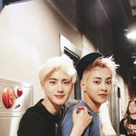 아이돌 덕질 지극<b>정성</b>으로 하는 애들은 롱패딩 거의 있지않냐