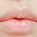 내 <b>입술</b> 두껍냐 <b>안</b> 두껍냐 좀 봐주센