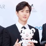 [EXO] 내년2월까지 준면이는 수호랑이랑 붙어<b>다닐</b>듯