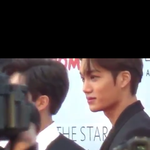 [EXO] 야 얼굴 너무 쩔어서 나만 보기 아까워서 들고<b>옴</b>