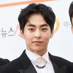 [시우민] 시우민 <b>디올</b> 목걸이 했니?