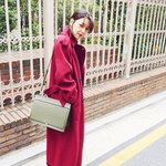 소녀시대 수영 롱코트와 <b>숄더백</b>으로 가을여신 룩 완성