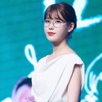 출석부 들고 나온 아이유 선생님...