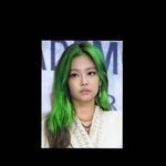 제니 <b>밝은색</b> 머리는 안 어울리는거 같음