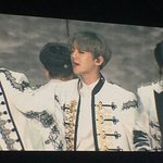 [백현] 백현이 <b>은발</b>이야? 바꼈나봐