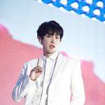 찬열 완전 <b>왕자</b>님 같다