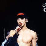 [EXO] 야 근데 오세훈 배꼽 깨끗하고 핵예쁨