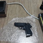 제임스 <b>본드</b>의 총