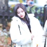 최근자 염색한 <b>사나</b> 얼굴 미쳤어......