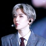 아티스트 선생님,,,,,,제발,,,,글리터 제<b>품명</b>을 알려주세요..