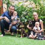 평범한 사진은 거부하는 쌍둥이 <b>엄빠</b>