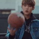[박우진] <b>우진</b>이..농구공 짤