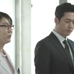 <b>장혁</b> 스트라이프 수트!