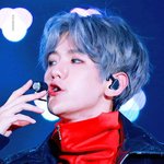 백현 <b>애쉬</b> 염색 잘 빠졌다 ! ! ! !