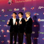 [EXO] 첸백시 오늘 너무 예쁜데 팬코 <b>태클</b>거네