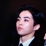 [EXO] 요즘 김민석 김준면 맏형 둘이 특히 <b>미모</b> 좀 쩌는것같아