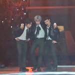 [EXO] 이거 오늘은 <b>어느집</b> 도토리를 털까래
