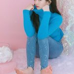수지 발 나만 봤니 ,,?