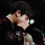[EXO] <b>박찬열</b> 눈 빨개진거봐