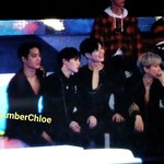 [댓글부탁해] 하성운이 카이 <b>무릎위</b>에