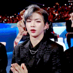 시상식마다 강다니엘 <b>리액션</b> 보는 재미가 있어